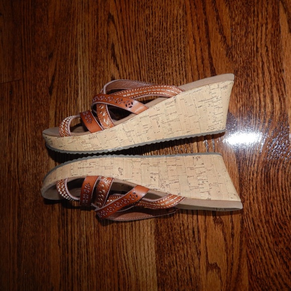 Sketchers Luxe Foam Wedge Platform Sandal - Picture 7 of 11